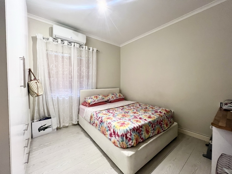 5 Bedroom Property for Sale in Parklands North Western Cape